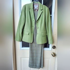 Pendleton like new lined wool suit. Classy!